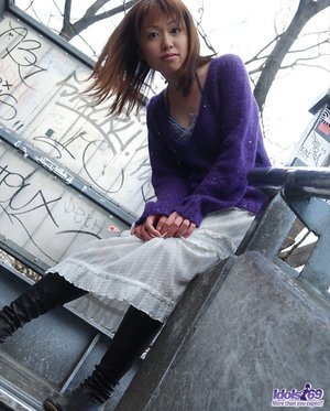 18 year old girl Bella nudeing off a cock in her graduation attire